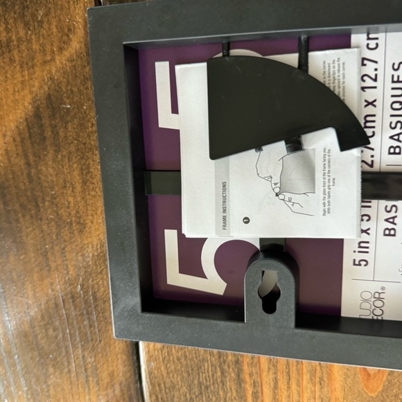 Hand painted floral design. 5X5 can be on table or hung. Blues & whites - Picture 5 of 5